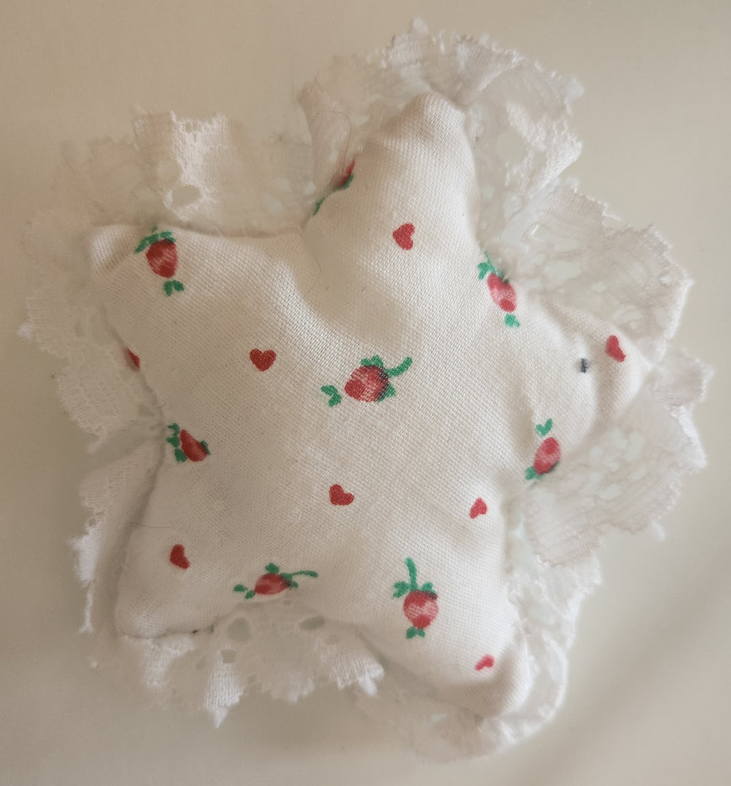 Frilly Star Pin